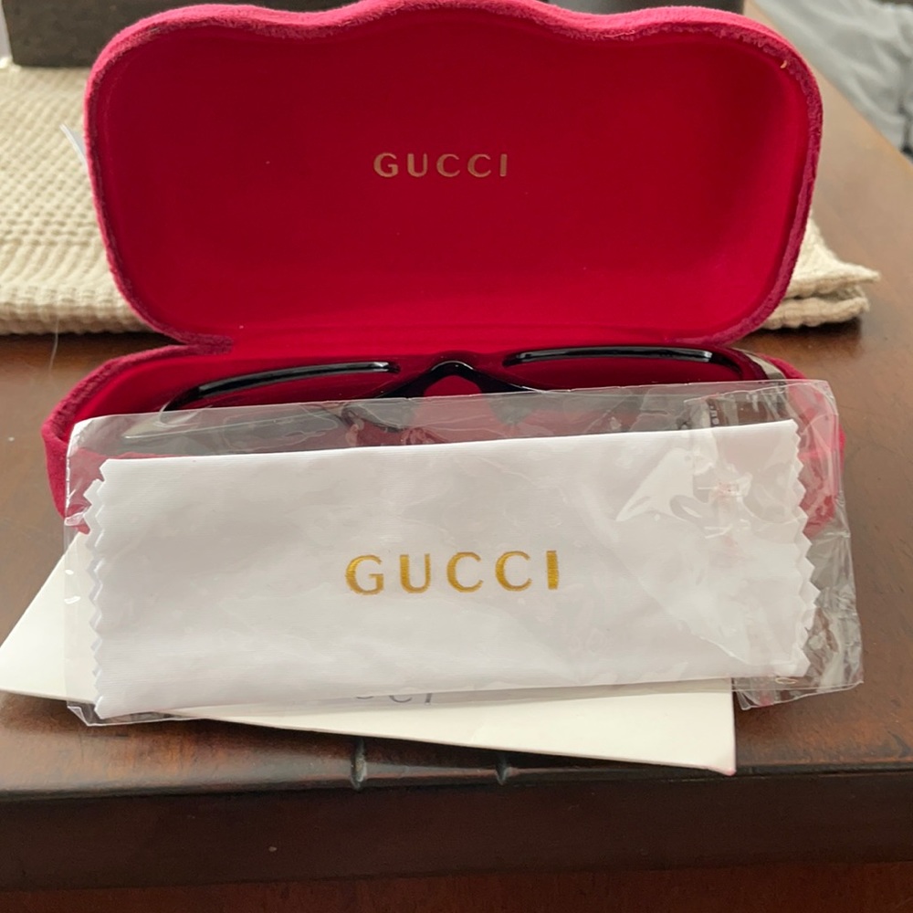 Gucci GG0083s Black Sunglasses - Picture 6 of 10